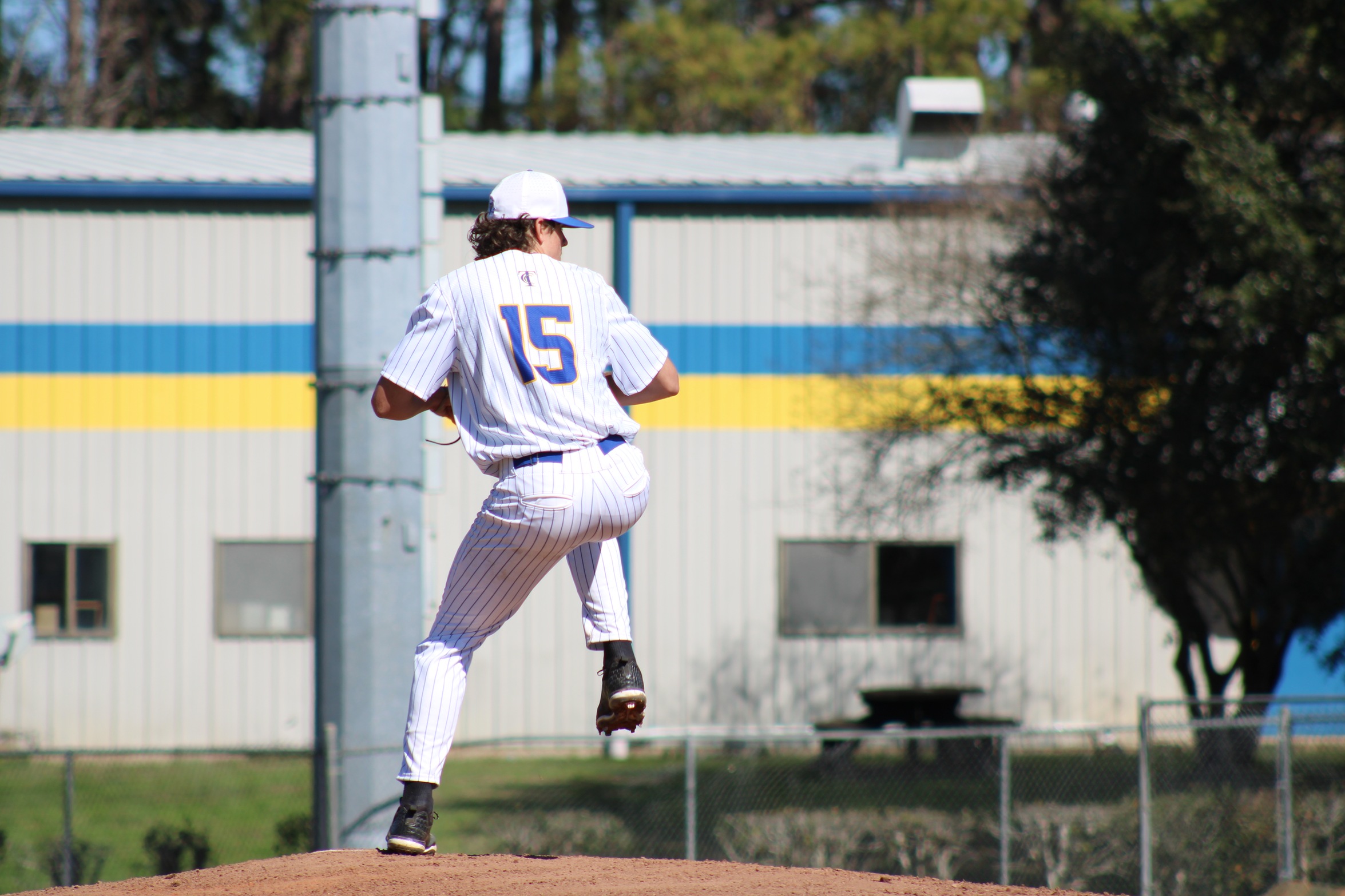 Asbill tosses complete-game shutout, Eagles sweep doubleheader